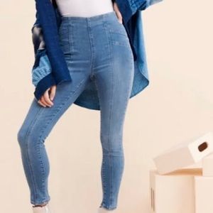 Free People Size 28 skinny high rise jeans. Pocketless front